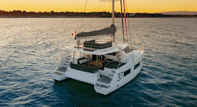 Aventura 37 Catamaran Charter Mandelieu | With Captain