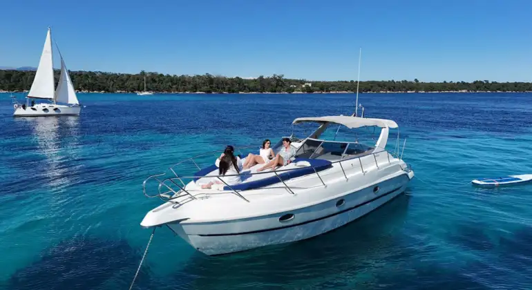 Cranchi Zaffiro 34 Cannes Yacht Charter | Captain Included